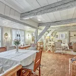3 Bedroom Beautiful In 別荘 *