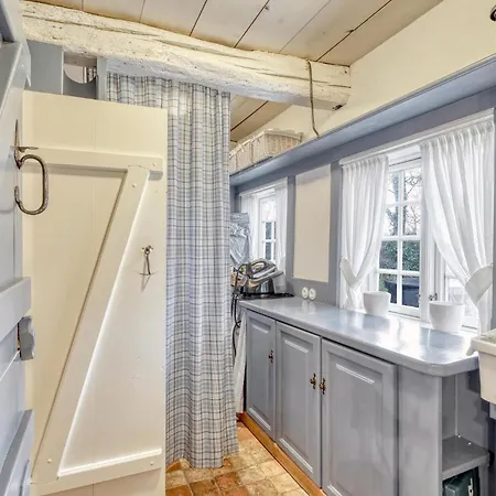 2 Bedroom Beautiful Home In Galmsbuell بيت للعطل
