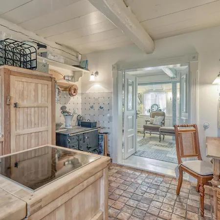 2 Bedroom Beautiful In Σπίτι διακοπών Galmsbull