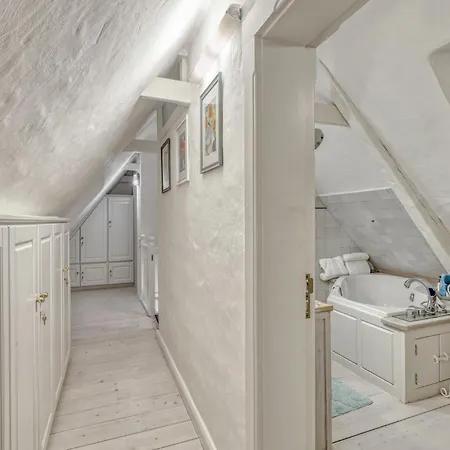 2 Bedroom Beautiful In