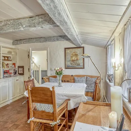 2 Bedroom Beautiful Home In Galmsbuell بيت للعطل