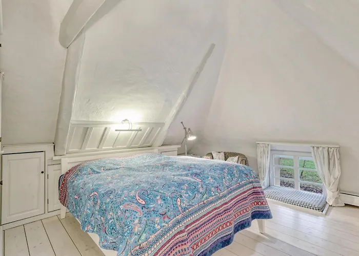 בית נופש 3 Bedroom Beautiful In Galmsbull